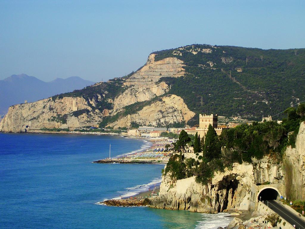 R&B Sterlizia Hotel Finale Ligure Buitenkant foto